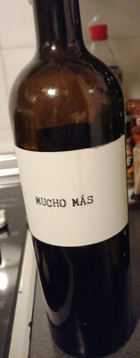 Mucho Mas crno vino